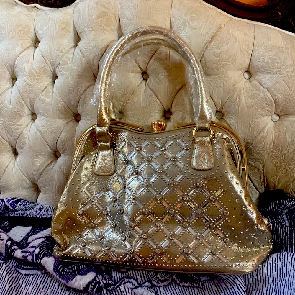 The Goddess in Gold! New! - Picture 2 of 11